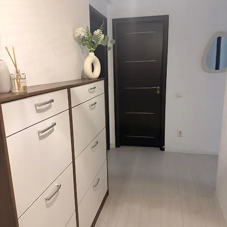 Grey Apartment-prelungirea Ghencea 公寓 布加勒斯特